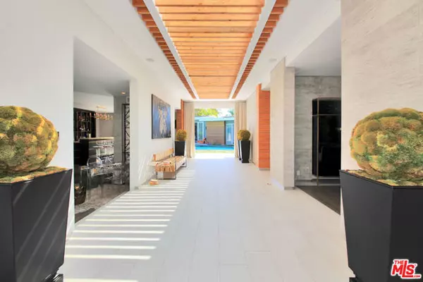 3054 Elvido Drive, Los Angeles, CA 90049