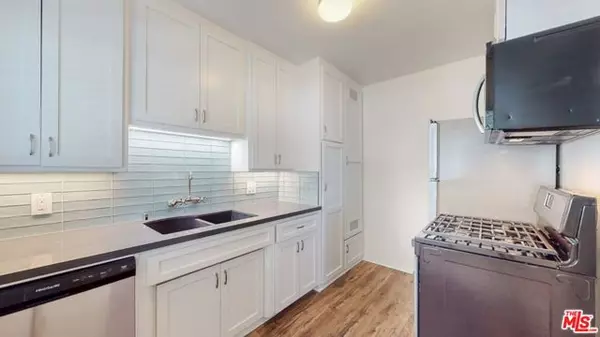 11284 Montana Avenue #12, Los Angeles, CA 90049