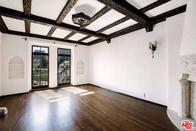 West Hollywood, CA 90046,1302 Sweetzer Avenue #504