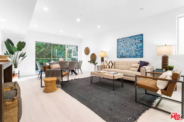 Los Angeles, CA 90049,11620 Chenault Street #103