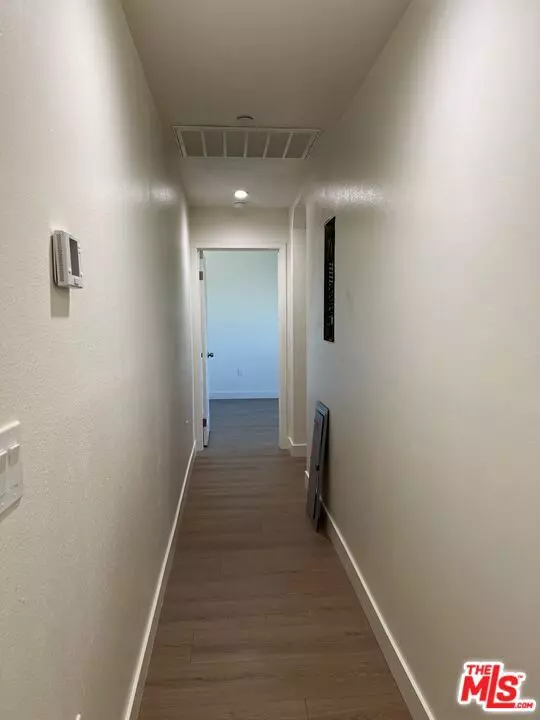 Los Angeles, CA 90003,409 E 99th Street