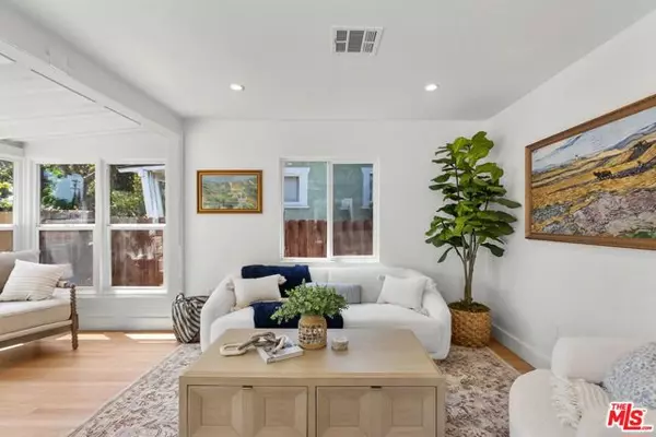 Los Angeles, CA 90018,3705 S St Andrews Place