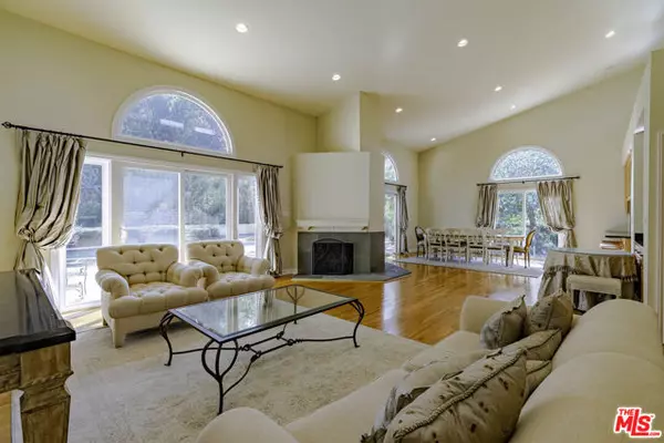 Beverly Hills, CA 90210,2250 Betty Lane