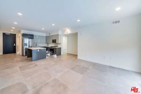 Los Angeles, CA 90004,214 S Westmoreland Avenue #8