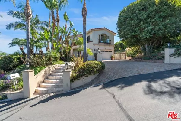 Rancho Palos Verdes, CA 90275,6 Toprail Lane