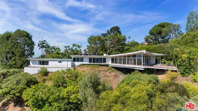 Beverly Hills, CA 90210,1460 Carla