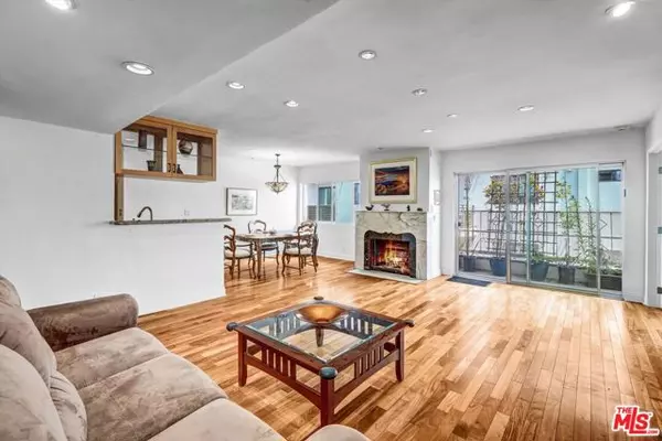 910 S Holt Avenue #305, Los Angeles, CA 90035