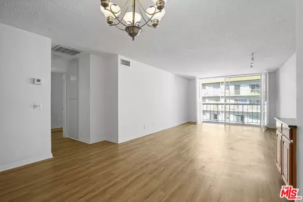 10751 Wilshire Boulevard #PH 6, Los Angeles, CA 90024