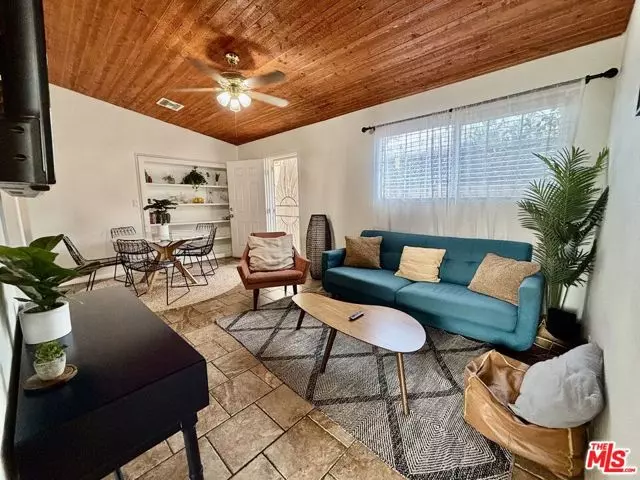 North Hollywood (los Angeles), CA 91606,6041 Cleon Avenue