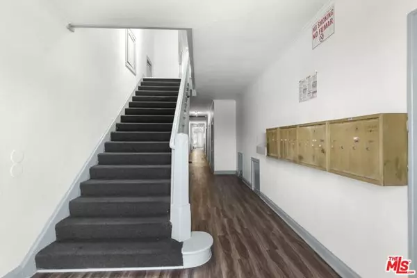 Los Angeles, CA 90007,225 W Adams Boulevard