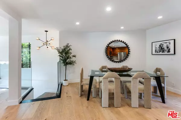 Los Angeles, CA 90068,7242 Woodrow Wilson Drive