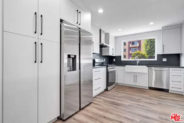 North Hollywood (los Angeles), CA 91601,11611 Burbank Boulevard #11611