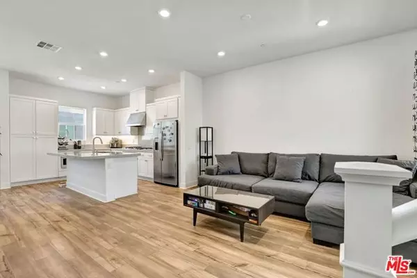 Valencia (santa Clarita), CA 91381,27408 Horizon View Lane