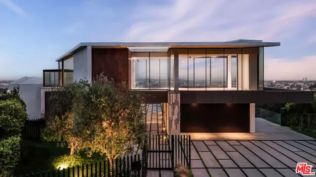 8368 Hollywood Boulevard, West Hollywood, CA 90069