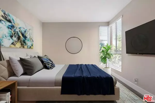 Los Angeles, CA 90004,627 Rossmore Avenue #307