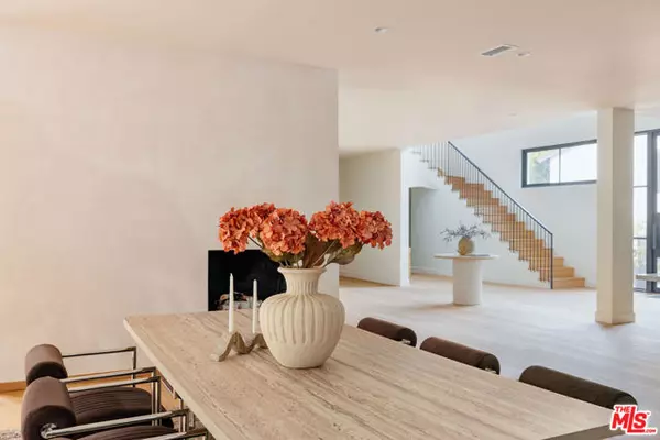 Beverly Hills, CA 90210,1937 N Beverly Drive