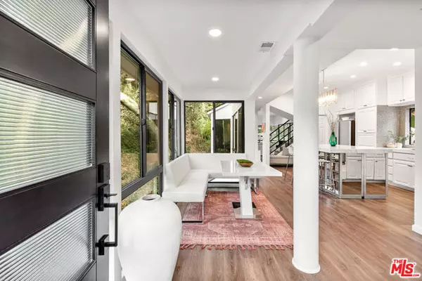 Beverly Hills, CA 90210,2350 Benedict Canyon Drive