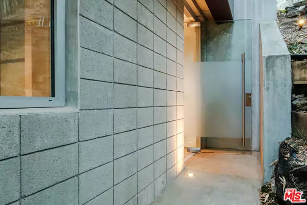 Beverly Hills, CA 90210,10060 Westwanda Drive