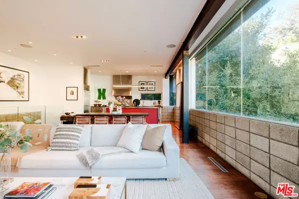 Beverly Hills, CA 90210,10060 Westwanda Drive