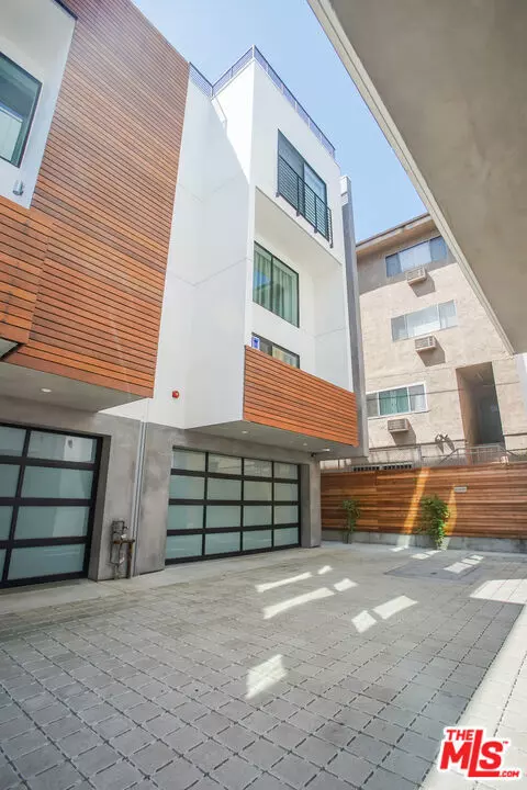 Los Angeles, CA 90046,1337 N Fuller Avenue