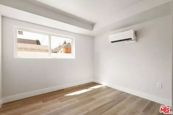 Los Angeles, CA 90037,716 W 41st Place