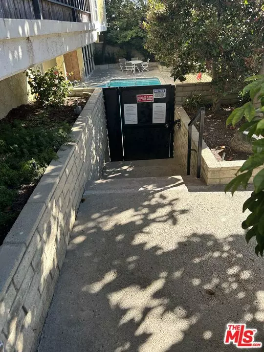 Santa Monica, CA 90403,1033 6TH Street #310