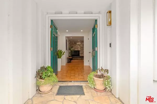 Beverly Hills, CA 90210,2717 Ellison Drive