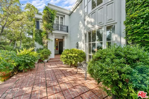 Beverly Hills, CA 90210,1110 Benedict Canyon Drive