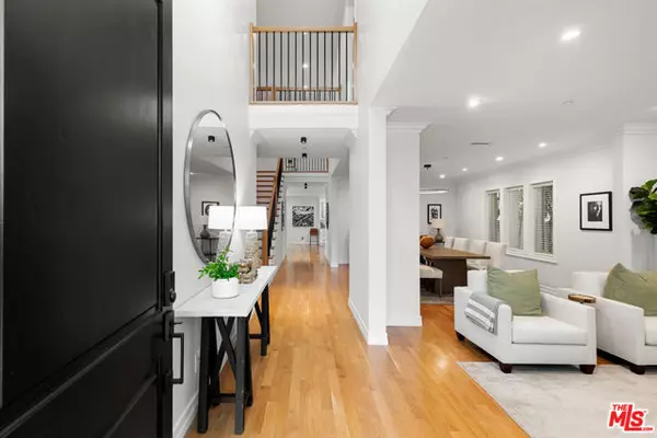 Los Angeles, CA 90046,742 N Detroit Street