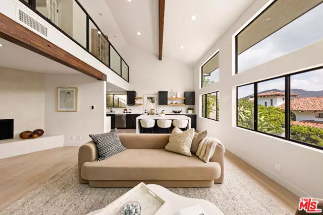 Los Angeles, CA 90068,2965 Passmore Drive