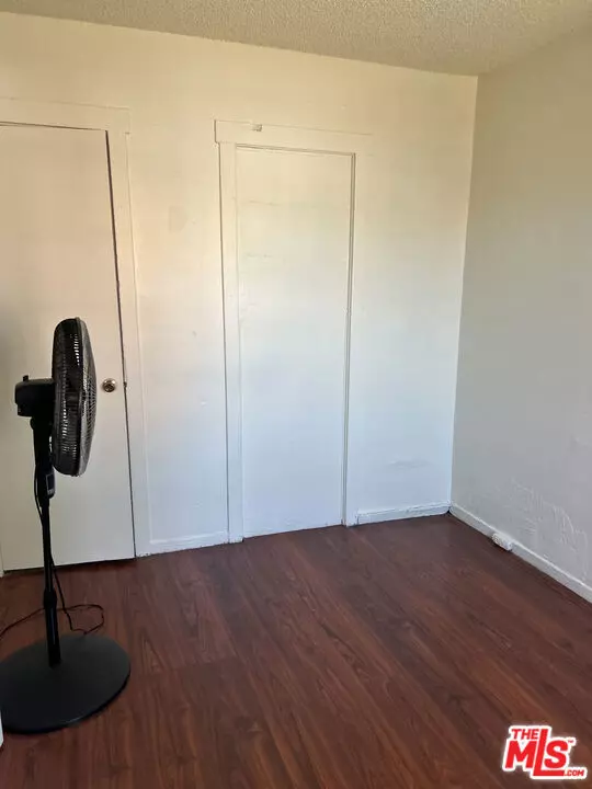 Los Angeles, CA 90003,422 E Colden Avenue