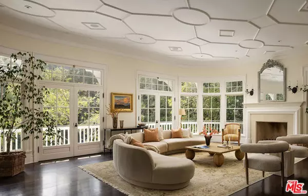 Los Angeles, CA 90049,2041 Mandeville Canyon Road