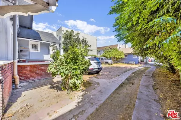 Los Angeles, CA 90037,1215 W 39th Place