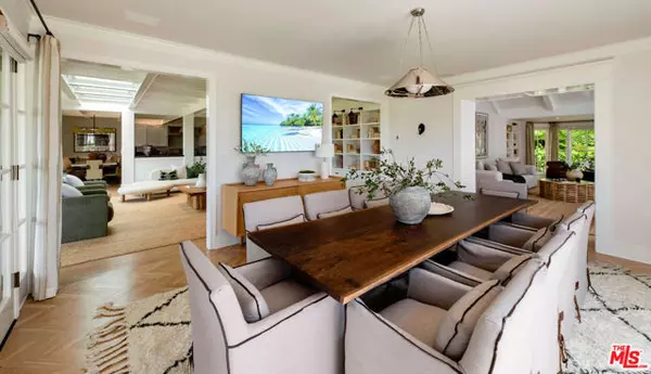 Pacific Palisades (los Angeles), CA 90272,521 Spoleto Drive