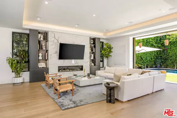 Los Angeles, CA 90048,347 N Alfred Street