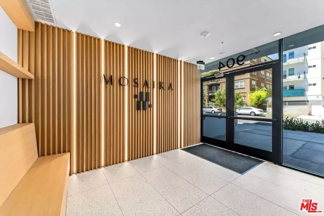 904 S New Hampshire Avenue #202, Los Angeles, CA 90006