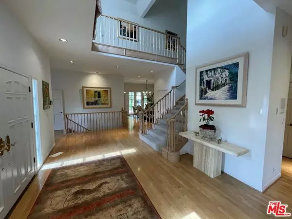 Los Angeles, CA 90049,898 N Bundy Drive