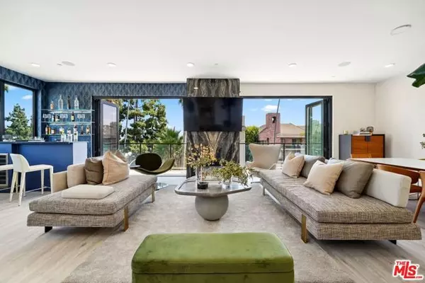 137 N Doheny Drive #4, West Hollywood, CA 90048