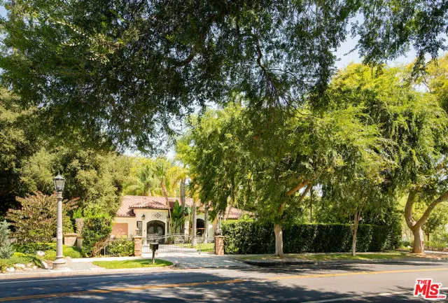 888 Linda Vista Avenue, Pasadena, CA 91103
