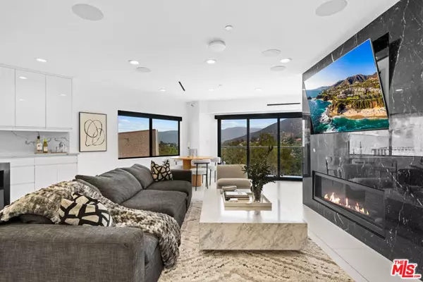 Los Angeles, CA 90068,7141 Woodrow Wilson Drive