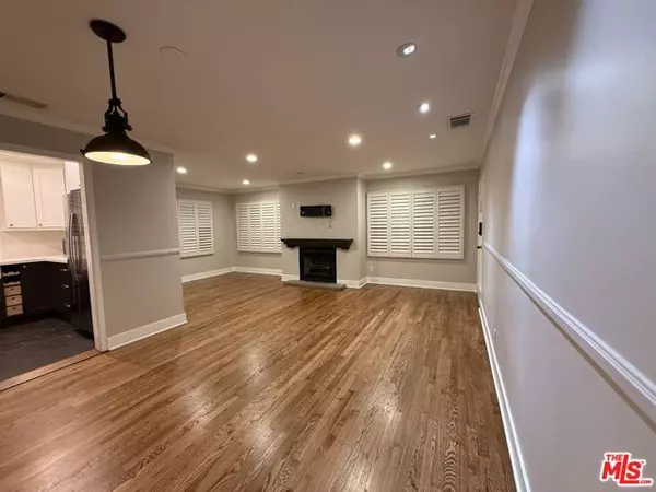 Reseda (los Angeles), CA 91335,18148 Hartland Street