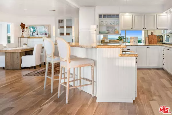 Malibu, CA 90265,29500 Heathercliff Road #173