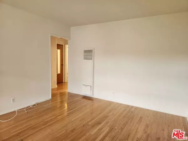 West Hollywood, CA 90046,939 N Stanley Avenue #6