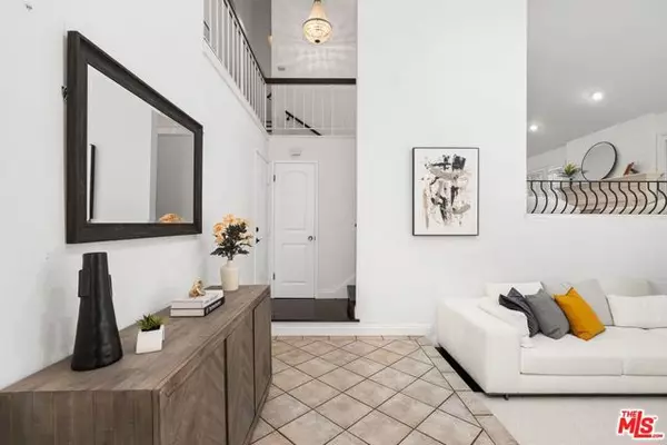 Los Angeles, CA 90077,2880 Woodwardia Drive