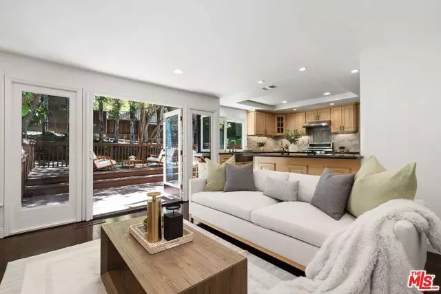 Los Angeles, CA 90077,2880 Woodwardia Drive