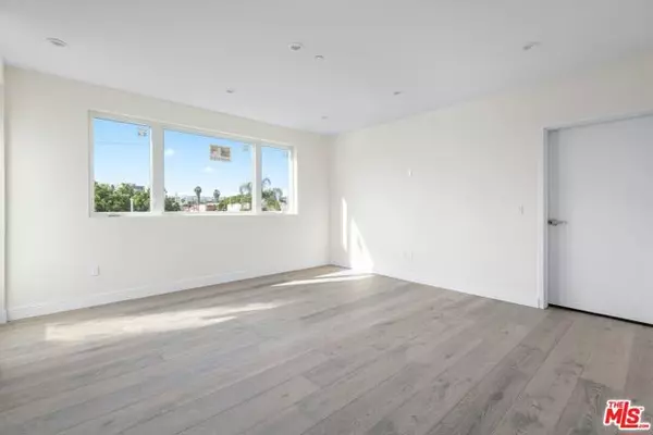 Los Angeles, CA 90035,1427 S Bedford Street