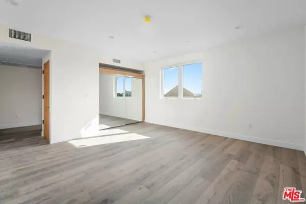 Los Angeles, CA 90035,1427 S Bedford Street