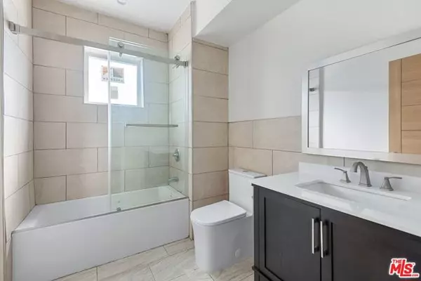 Los Angeles, CA 90035,1427 S Bedford Street