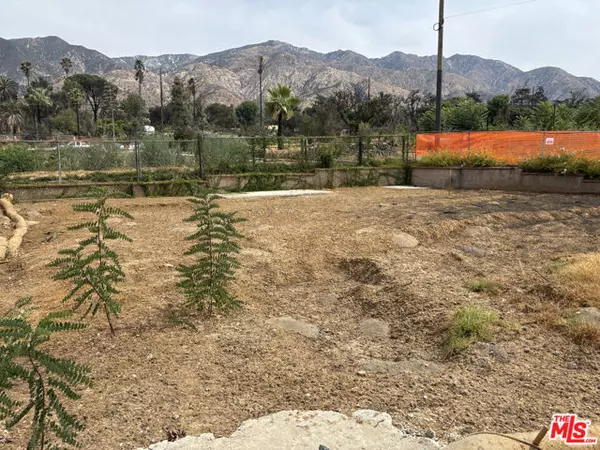 Altadena, CA 91001,255 W Poppyfields Drive