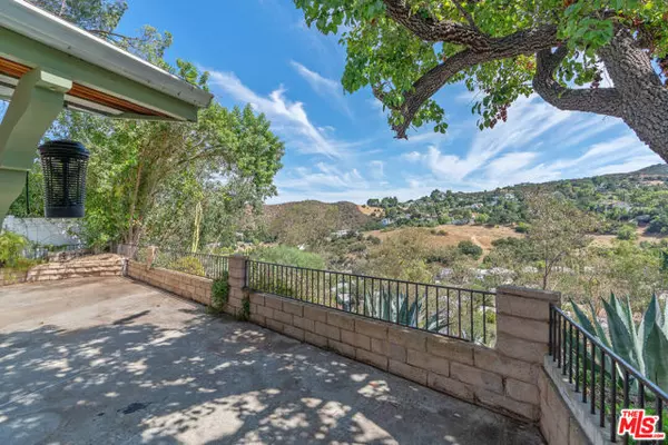 Calabasas, CA 91302,23777 Mulholland Highway #70